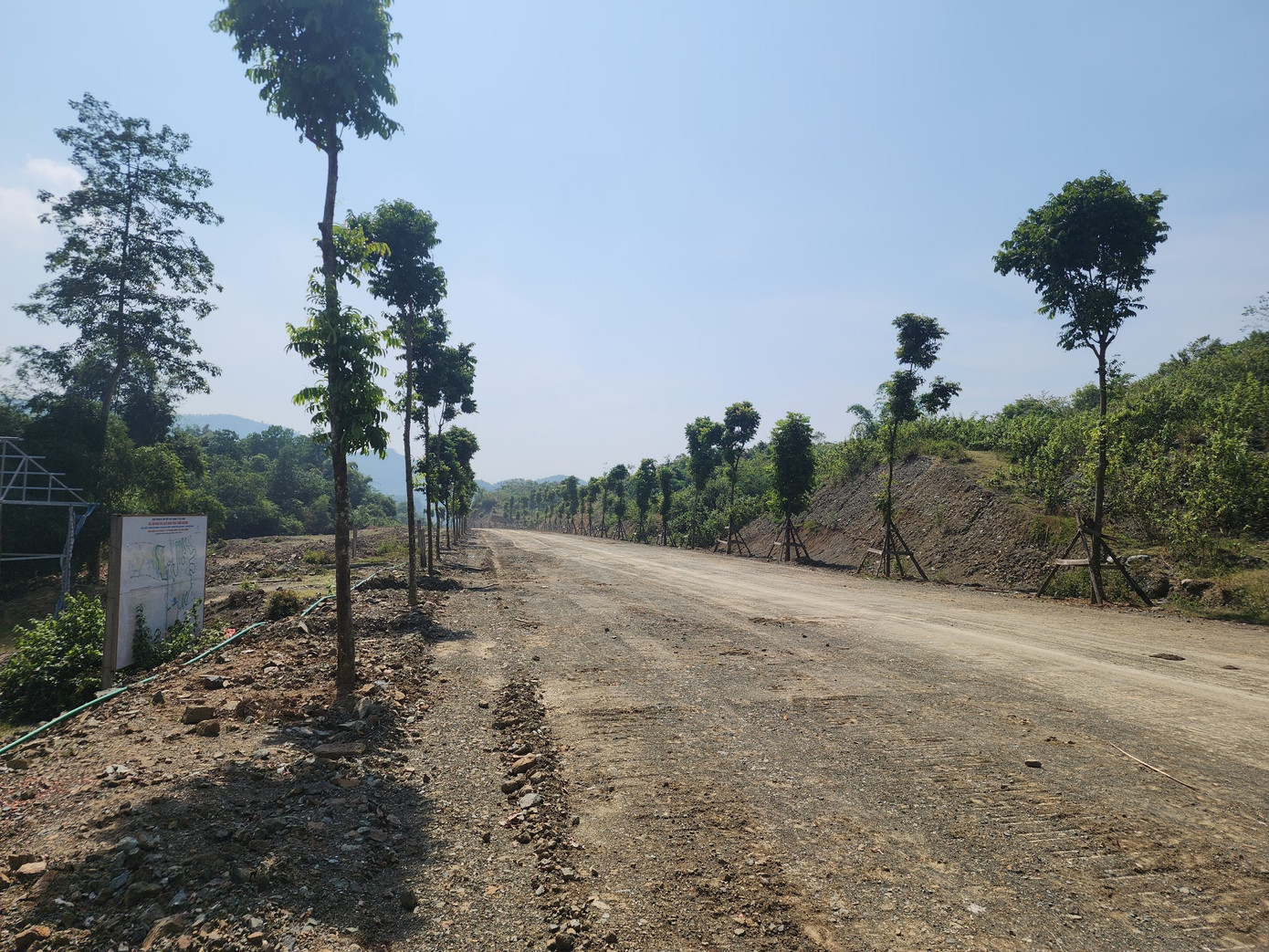 Dự án này cũng nằm trên địa bàn xã Quang Tiến Dự án này cũng nằm trên địa bàn xã Quang Tiến