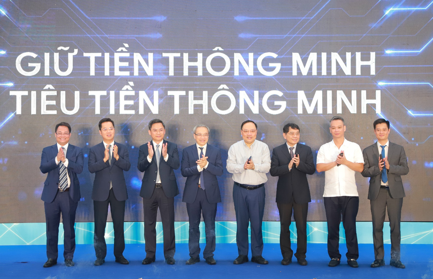 Sự kiện khuyến khích các hoạt động kinh doanh trên các tuyến phố đẩy mạnh việc thực hiện thanh toán không dùng tiền mặt