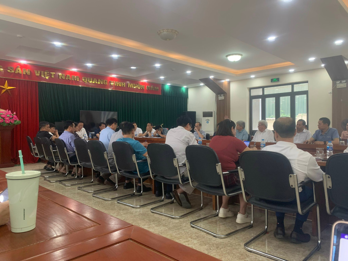 Cuộc họp liên quan đến nước sạch tại khu đô thị Thanh Hà Cuộc họp liên quan đến nước sạch tại khu đô thị Thanh Hà