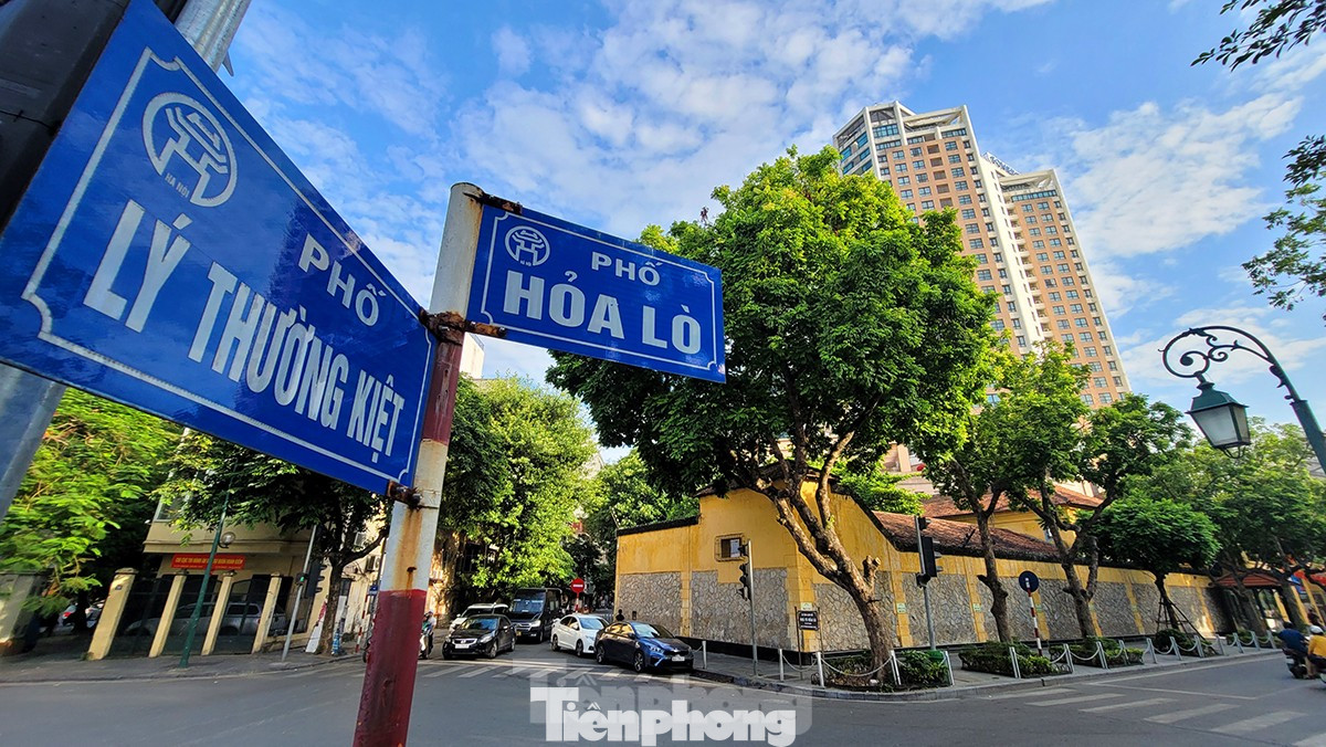 Phố Lý Thường Kiệt là tuyến phố đầu tiên được lập thiết kế đô thị. Ảnh: Hoàng Mạnh Thắng