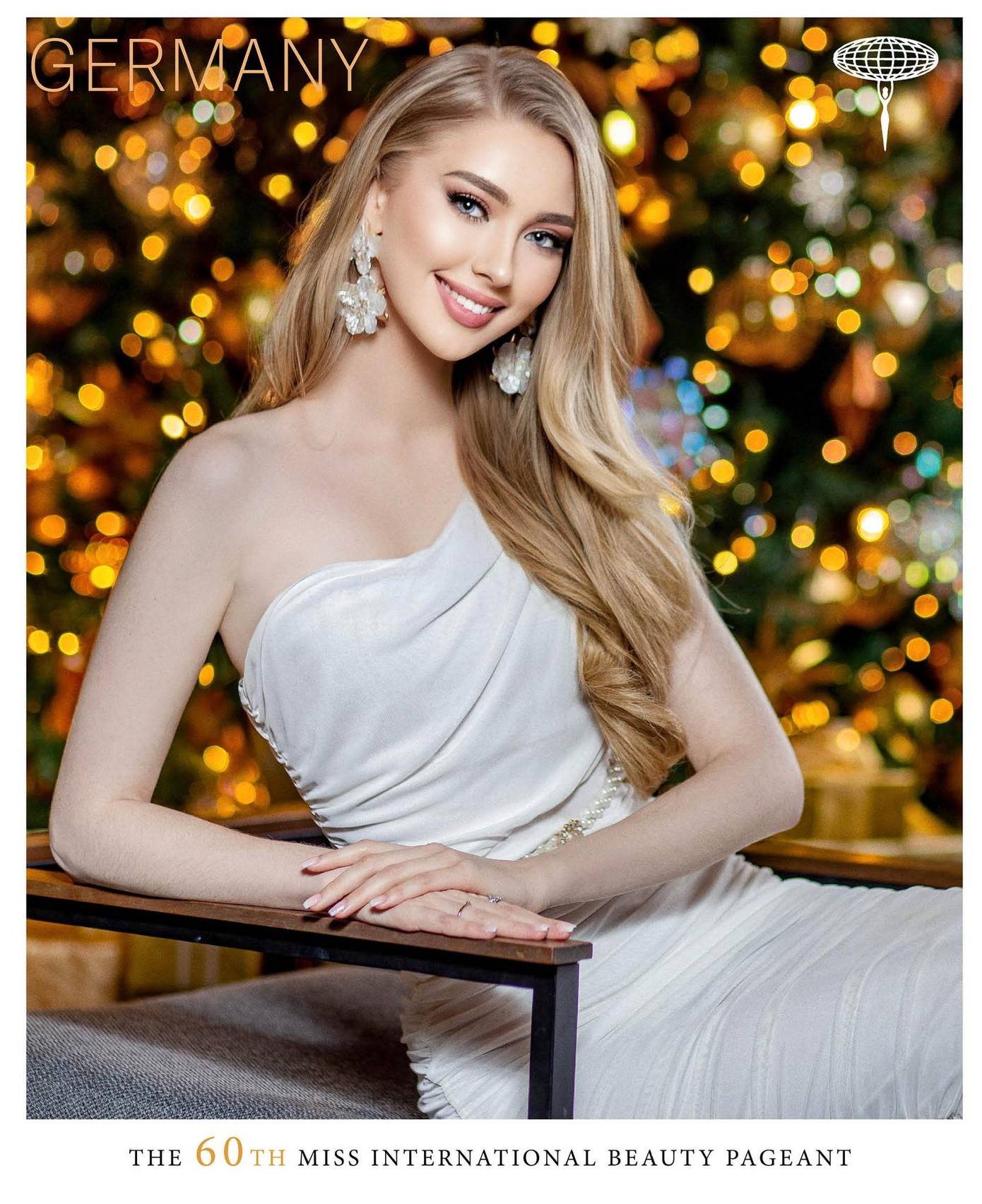 Hai người đẹp châu Âu là Ba Lan và Đức được khen xinh đẹp trong loạt ảnh này, tuy nhiên vẫn có nhiều ý kiến cho rằng gương mặt của họ đã bị photoshop quá nhiều.