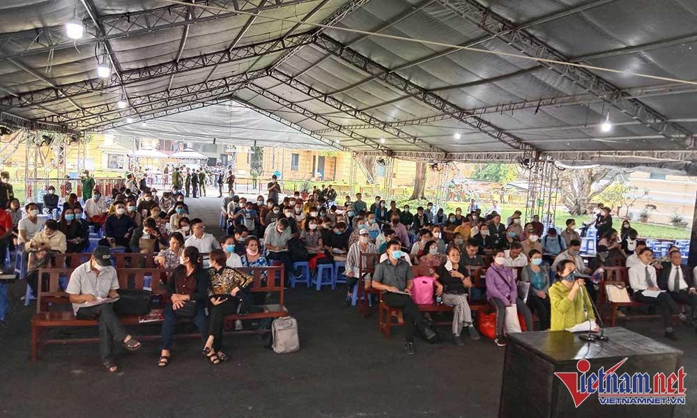 Theo danh sách, số bị hại ở 8 dự án lên tới 1.418 nhưng có chưa tới 300 người tới tòa