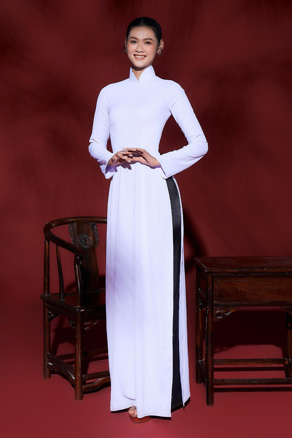 Bà Dung cũng gửi gắm mong muốn thí sinh tiếp tục nỗ lực tập luyện, phát huy sự tươi trẻ, luôn giữ thần thái tự tin, vui tươi để hấp thu những gì mà ban huấn luyện viên truyền đạt.