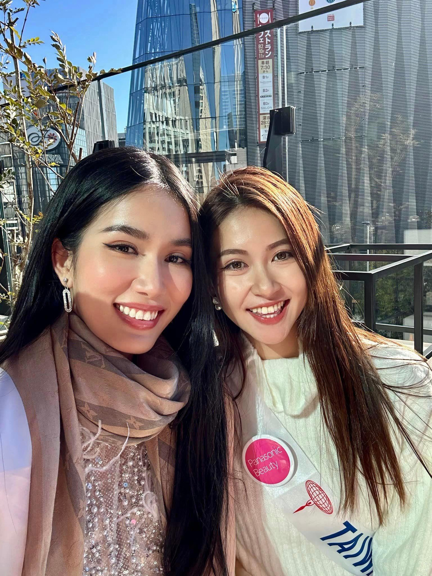 Phương Anh và các thí sinh tại Hoa hậu Quốc tế 2022.