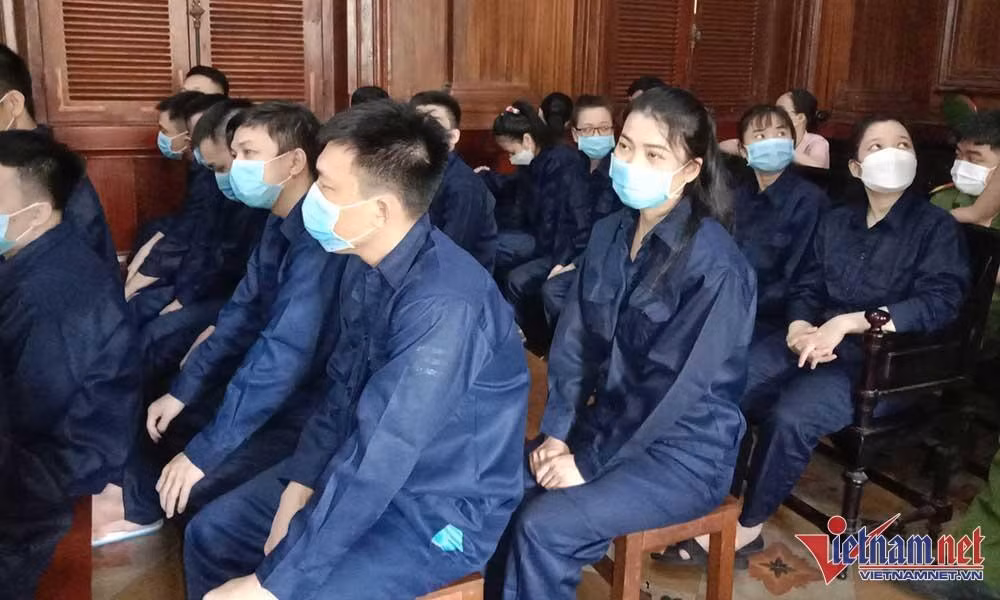 Các bị cáo tại tòa. Các bị cáo tại tòa.