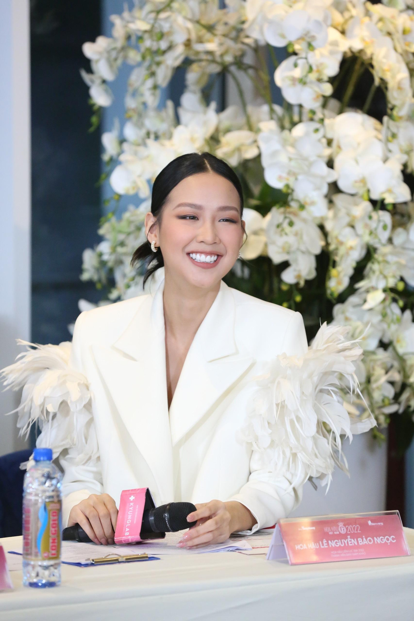 Hoa hậu Bảo Ngọc đảm nhận vai trò host của tập chung kết phần thi Người đẹp truyền thông.