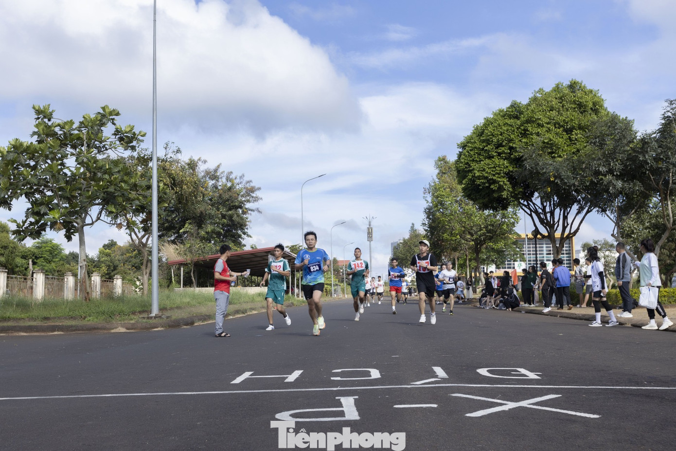 Ông Tô Viết Vinh - Chánh Văn phòng Phân hiệu tại tỉnh Đắk Lắk (SBD 834) cũng là một chân chạy tốp đầu tỉnh Đắk Lắk