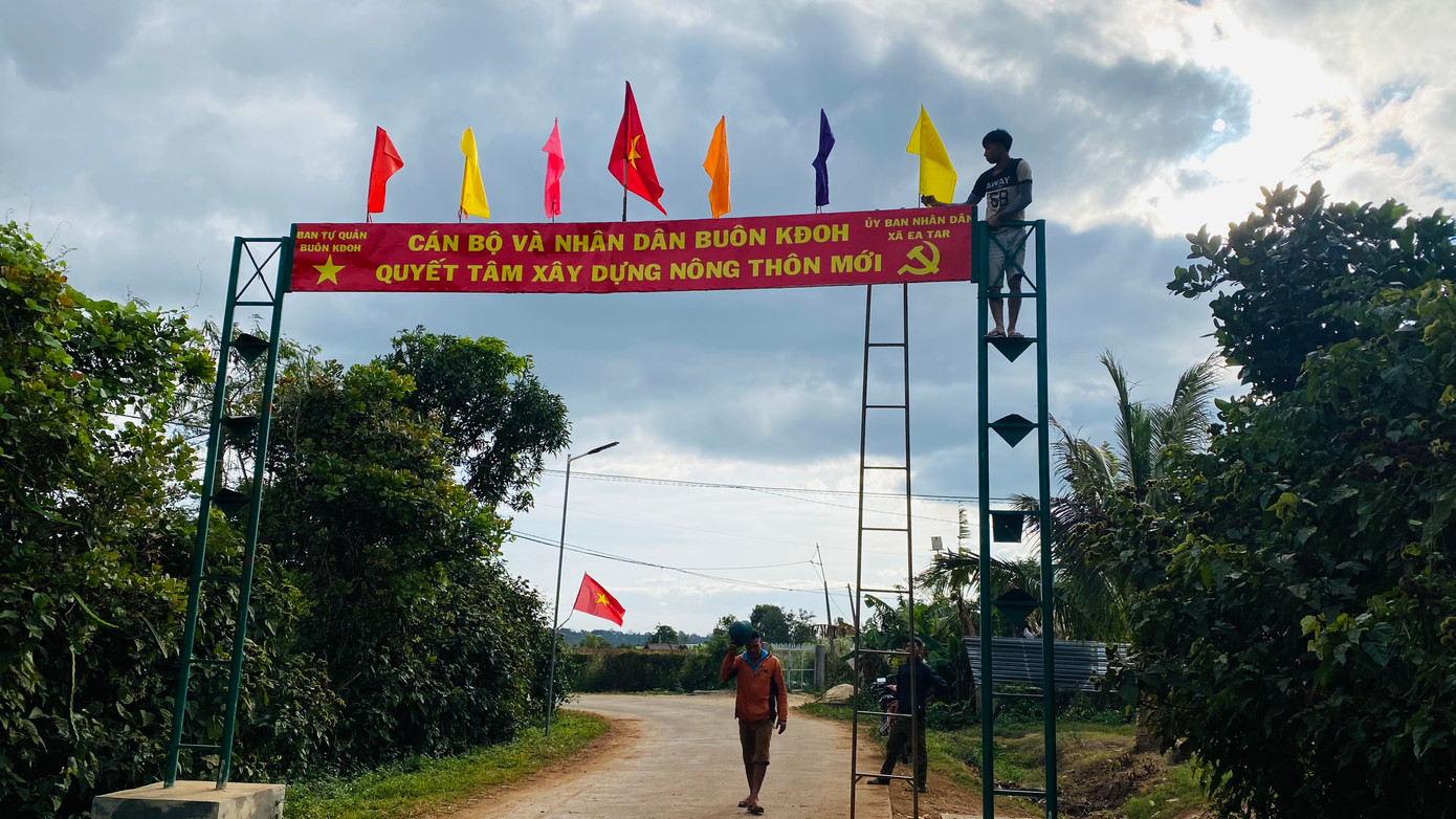 Cổng chào vào buôn Kđoh, xã Ea Tar được tân trang Cổng chào vào buôn Kđoh, xã Ea Tar được tân trang