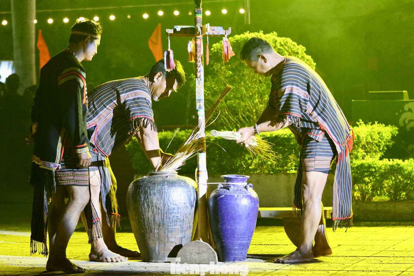 Đêm giao lưu văn hóa cồng chiêng với Đoàn nghệ thuật JeoLabuk Hàn Quốc