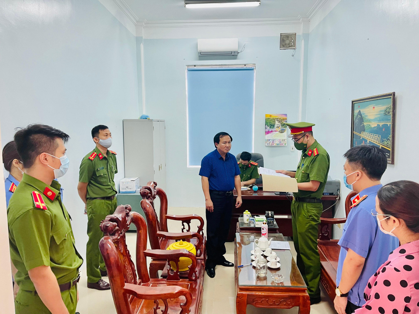 Cơ quan chức năng thực hiện lệnh bắt tạm giam Lê Thanh Hải