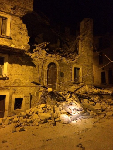 Động đất rung chuyển Italia, ít nhất 6 người thiệt mạng ảnh 2