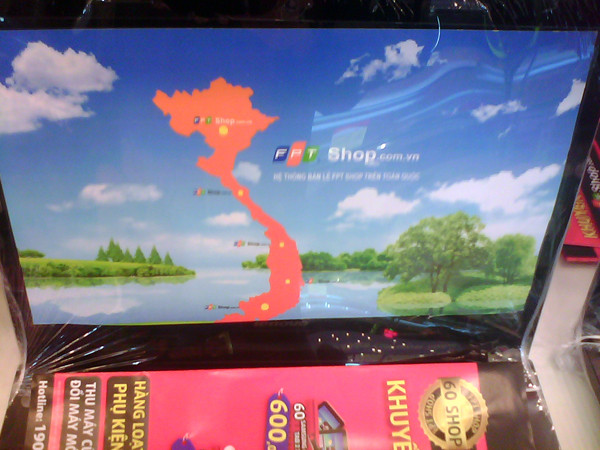 Hình bản đồ không có Trường Sa và Hoàng Sa tại FPT shop Ninh Bình