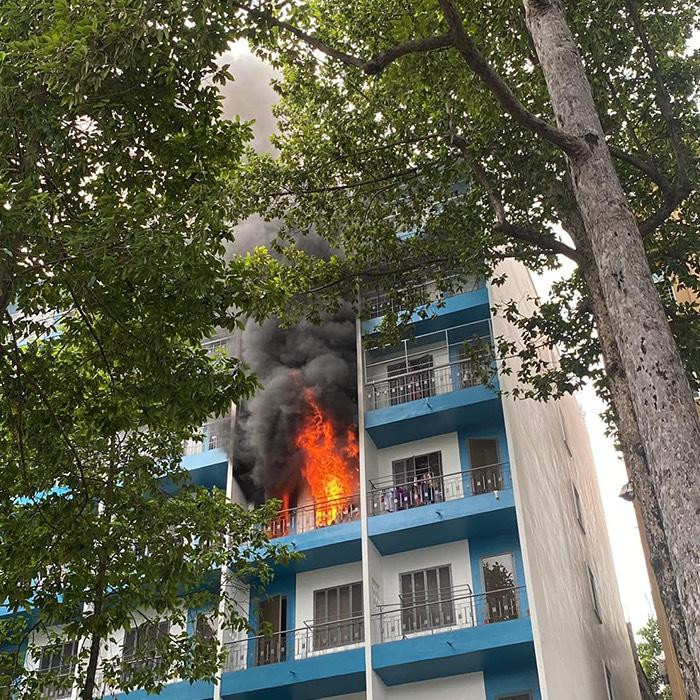 Khu vực tầng 4 của KTX bị cháy. Ảnh: CTV Khu vực tầng 4 của KTX bị cháy. Ảnh: CTV