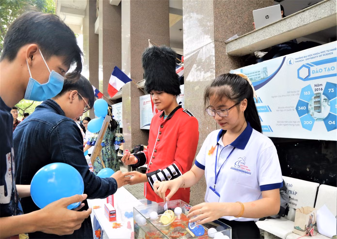 Sinh viên trường ĐH KHTN (ĐHQG TP. HCM) tham gia hoạt động giao lưu văn hóa tại trường hồi tháng 4/2021.