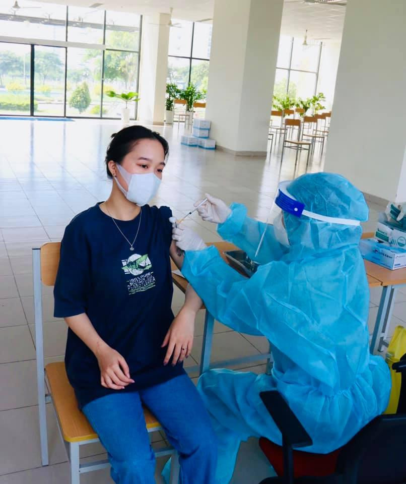 KTX ĐHQG TP. HCM tổ chức tiêm vắc xin cho sinh viên hồi tháng 8/2021. KTX ĐHQG TP. HCM tổ chức tiêm vắc xin cho sinh viên hồi tháng 8/2021.