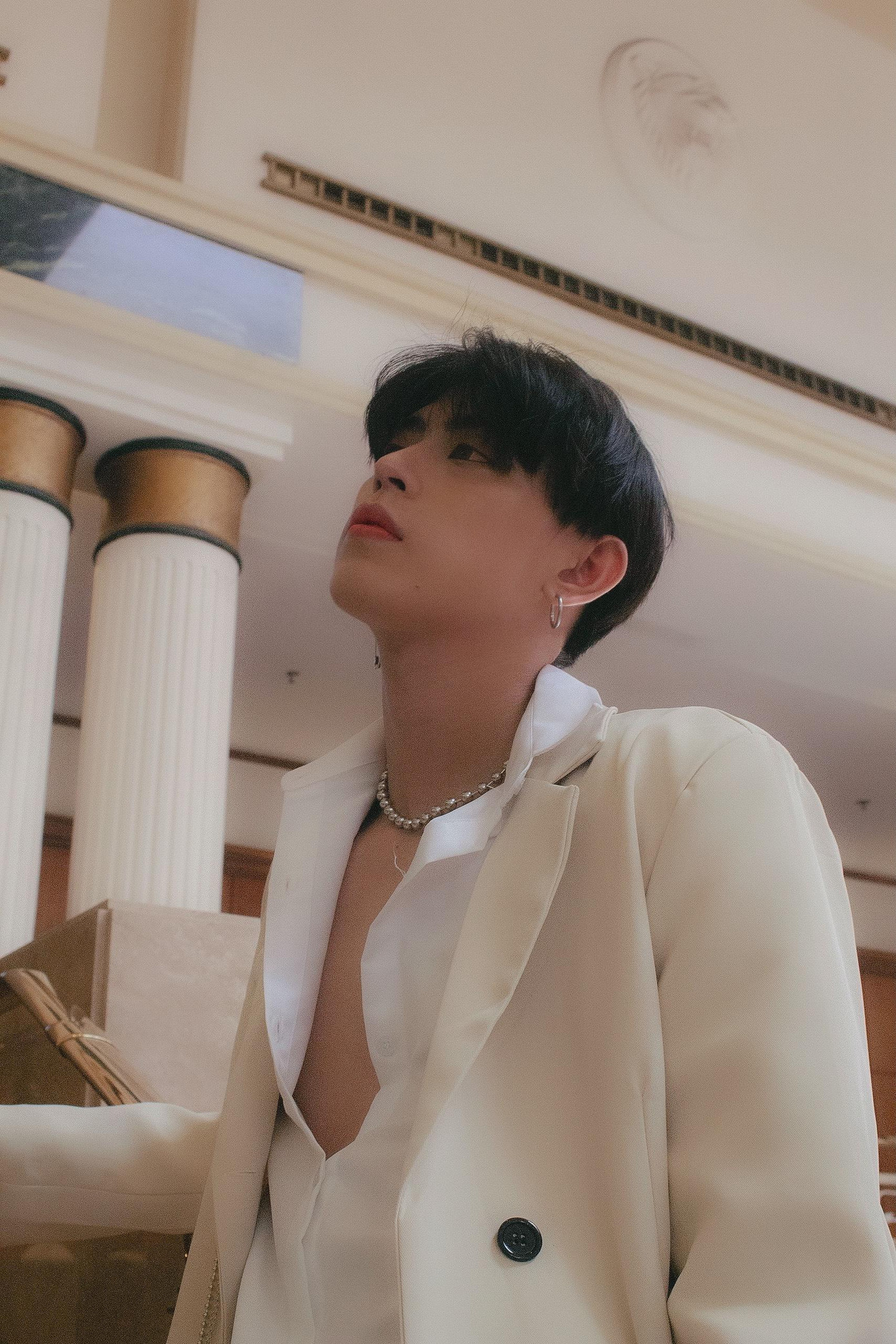 Trùng Dương luôn thu hút người khác bằng vẻ ngoài ấn tượng.