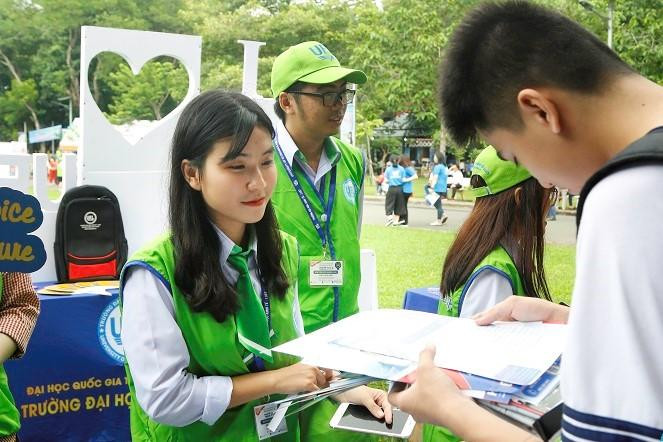 Trường ĐH Kinh tế - Luật (ĐHQG TP. HCM) đã đào tạo song bằng từ năm 2020. Trường ĐH Kinh tế - Luật (ĐHQG TP. HCM) đã đào tạo song bằng từ năm 2020.