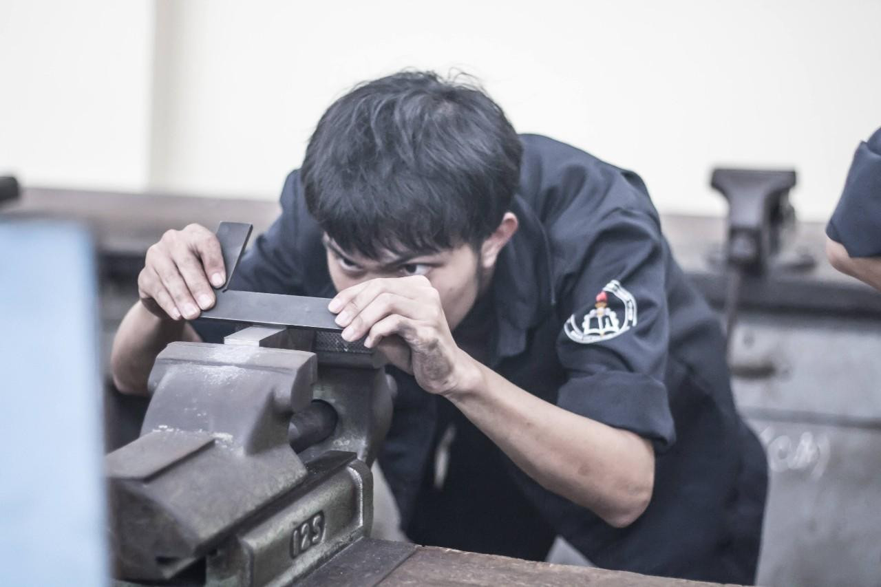 Nhiều sinh viên ở các tỉnh vẫn chưa thể trở lại trường khi nhiều tuyến xe liên tỉnh chưa khôi phục hoạt động. Nhiều sinh viên ở các tỉnh vẫn chưa thể trở lại trường khi nhiều tuyến xe liên tỉnh chưa khôi phục hoạt động.