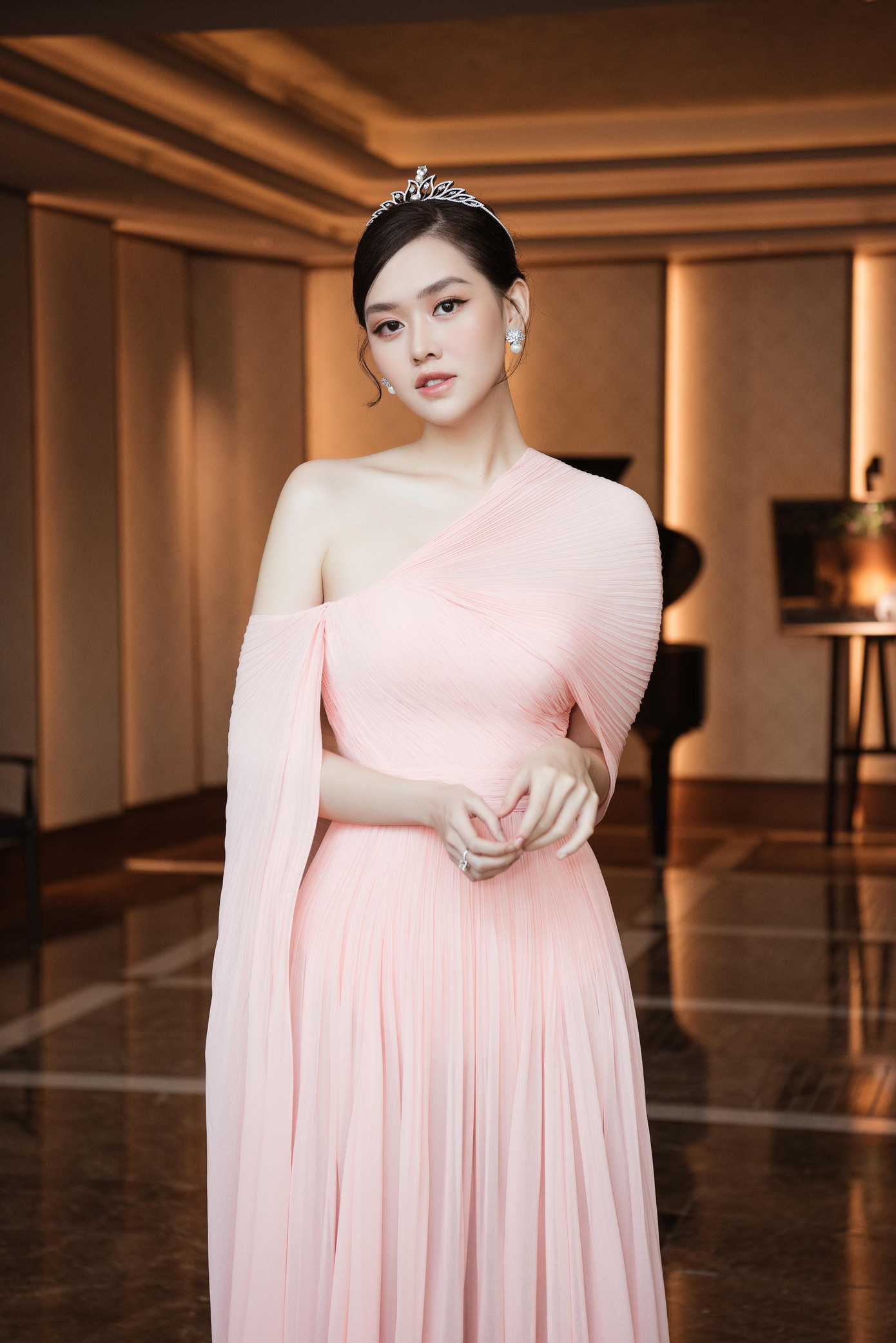 Á hậu Tường San.