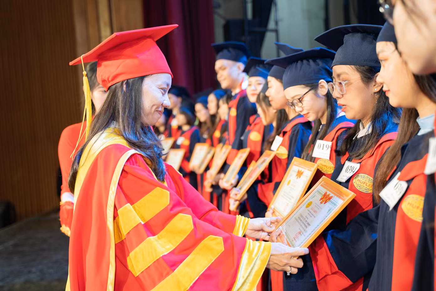 Lễ tốt nghiệp tại trường ĐH Ngoại ngữ Tin học TP. HCM năm 2020.