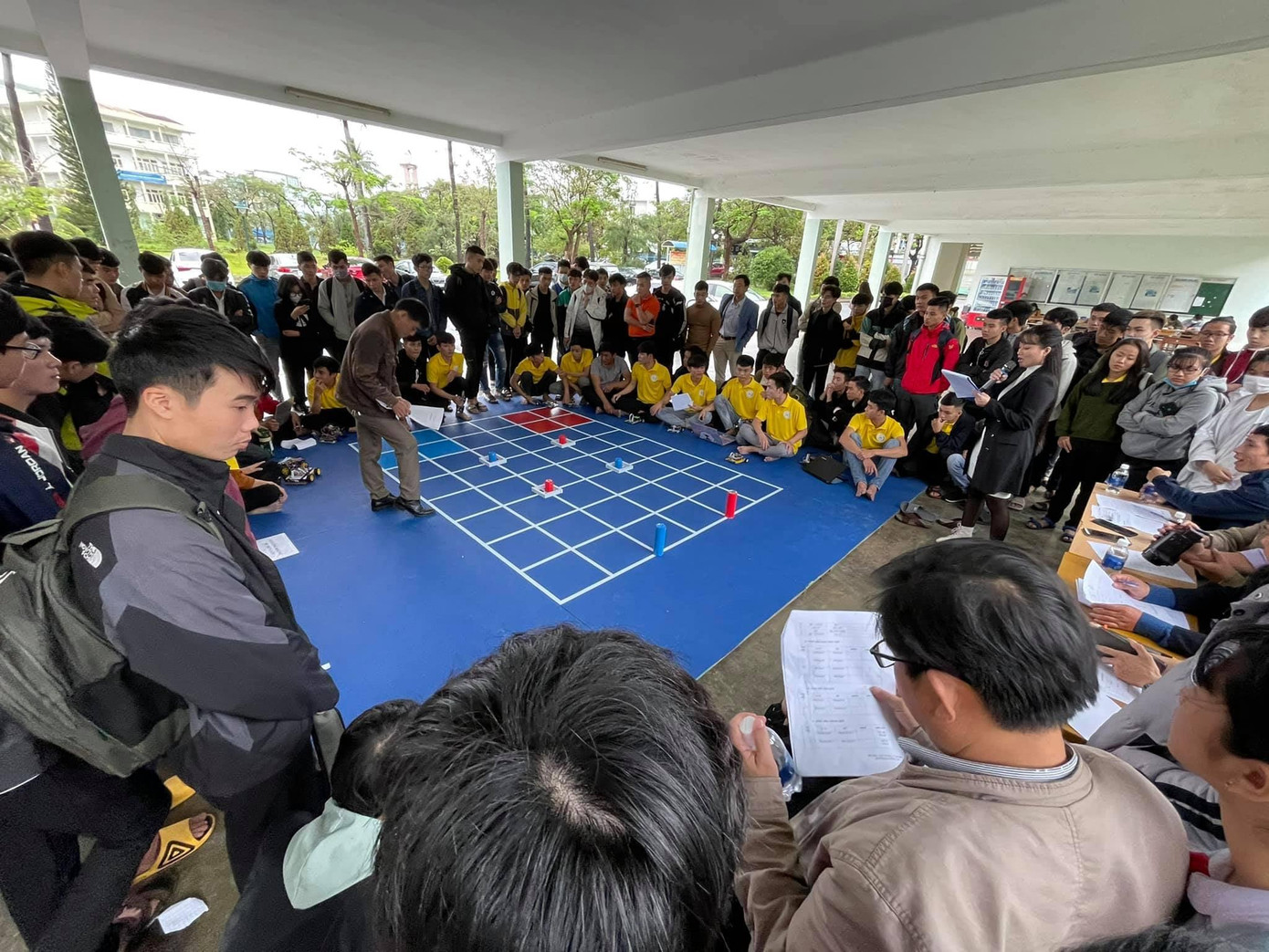 Sinh viên trường ĐH Sư phạm Kỹ thuật (ĐH Đà Nẵng) tham gia cuộc thi nghiên cứu khoa học trước thời điểm giãn cách xã hội. Sinh viên trường ĐH Sư phạm Kỹ thuật (ĐH Đà Nẵng) tham gia cuộc thi nghiên cứu khoa học trước thời điểm giãn cách xã hội.