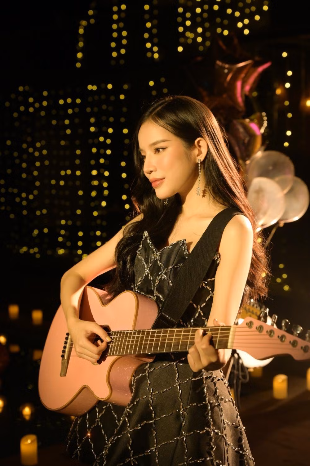 Lyly kỳ vọng sự mới mẻ và tích cực hơn trong âm nhạc của mình. Lyly kỳ vọng sự mới mẻ và tích cực hơn trong âm nhạc của mình.