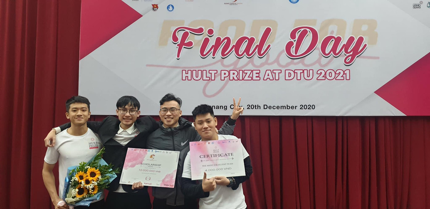Các thành viên nhóm FWP nhận giải 'Hult Prize Campus' tại trường ĐH Duy Tân. Ảnh: DTU Các thành viên nhóm FWP nhận giải 'Hult Prize Campus' tại trường ĐH Duy Tân. Ảnh: DTU
