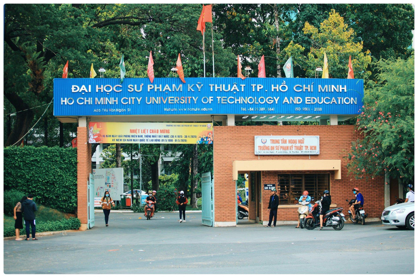 Kết luận thanh tra 611 của Bộ GĐ - ĐT chỉ ra những sai sót trong quản lý, sử dụng tài chính tại trường ĐH Sư phạm Kỹ thuật TP. HCM. Kết luận thanh tra 611 của Bộ GĐ - ĐT chỉ ra những sai sót trong quản lý, sử dụng tài chính tại trường ĐH Sư phạm Kỹ thuật TP. HCM.