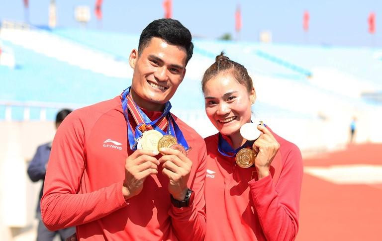 Các VĐV điền kinh Quách Công Lịch và Quách Thị Lan được xét tuyển thẳng vào trường D9H Kinh tế Hà Nội theo học chương trình Quản trị Kinh doanh, năm 2021.