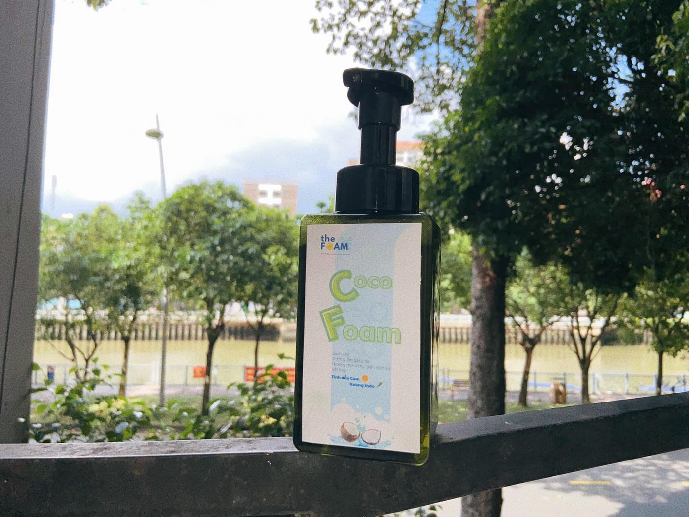 Sản phẩm bọt tắm dầu dừa của nhóm HYL23. Ảnh: NVCC