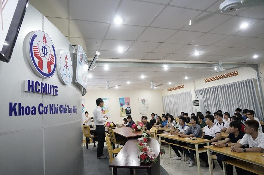 Sinh viên trường ĐH Sư phạm Kỹ thuật TP. HCM sẽ học trực tiếp từ ngày 14/2/2022.