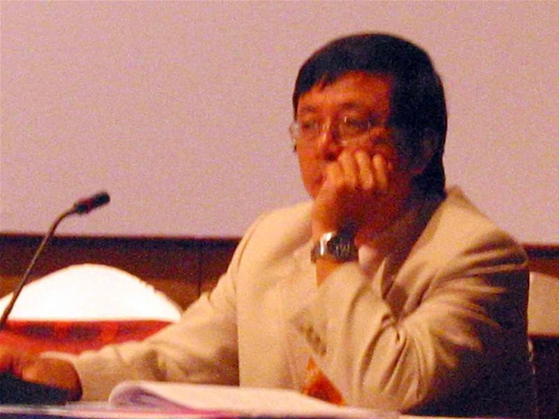 Quang cảnh Đại hội Nhiều vấn đề "nóng" làm đại biểu... khát Tâm sự phút giải lao Phút tâm tư của ông Phạm Ngọc Viễn ĐB Võ Quốc Thắng, Đoàn Nguyên Đức thảo luận các vấn đề ngoài hành lang LS Hải: "Tôi mà được mỗi 1 phiếu là tại anh đấy nhé!" Chủ tịch VFF khóa 4 Mai Liêm Trực trả lời phỏng vấn truyền hình LS Hải và ông Ngô Tử Hà: "Em xin bác chia sẻ tí kinh nghiệm" Cân nhắc kỹ trước khi đặt bút phiếu Được rồi, đã bỏ phiếu xong 116 đại biểu bỏ phiếu chọn BCH mới Hòm phiếu đầy đủ trước khi kiểm phiếu