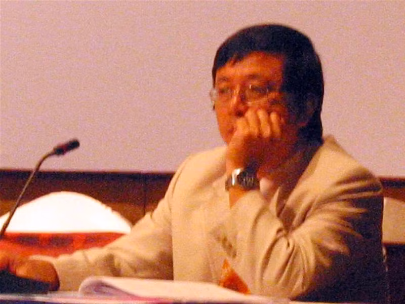 Quang cảnh Đại hội Nhiều vấn đề "nóng" làm đại biểu... khát Tâm sự phút giải lao Phút tâm tư của ông Phạm Ngọc Viễn ĐB Võ Quốc Thắng, Đoàn Nguyên Đức thảo luận các vấn đề ngoài hành lang LS Hải: "Tôi mà được mỗi 1 phiếu là tại anh đấy nhé!" Chủ tịch VFF khóa 4 Mai Liêm Trực trả lời phỏng vấn truyền hình LS Hải và ông Ngô Tử Hà: "Em xin bác chia sẻ tí kinh nghiệm" Cân nhắc kỹ trước khi đặt bút phiếu Được rồi, đã bỏ phiếu xong 116 đại biểu bỏ phiếu chọn BCH mới Hòm phiếu đầy đủ trước khi kiểm phiếu