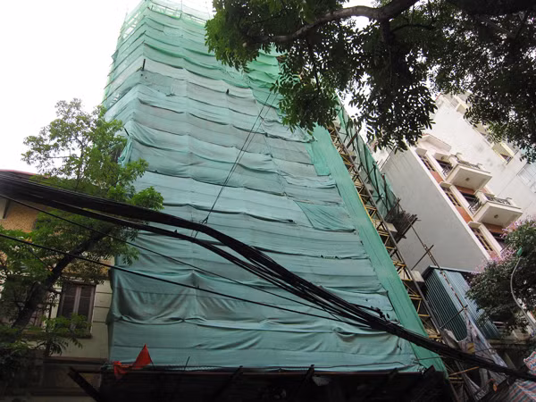 Công trình cao tầng tại 55A-55B Bà Triệu vi phạm nghiêm trọng trật tự xây dựng. Công trình cao tầng tại 55A-55B Bà Triệu vi phạm nghiêm trọng trật tự xây dựng