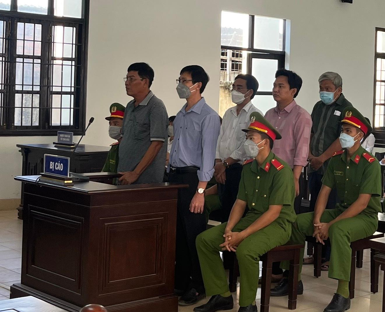 Các bị cáo tại phiên toà. Ảnh L.H Các bị cáo tại phiên toà. Ảnh L.H