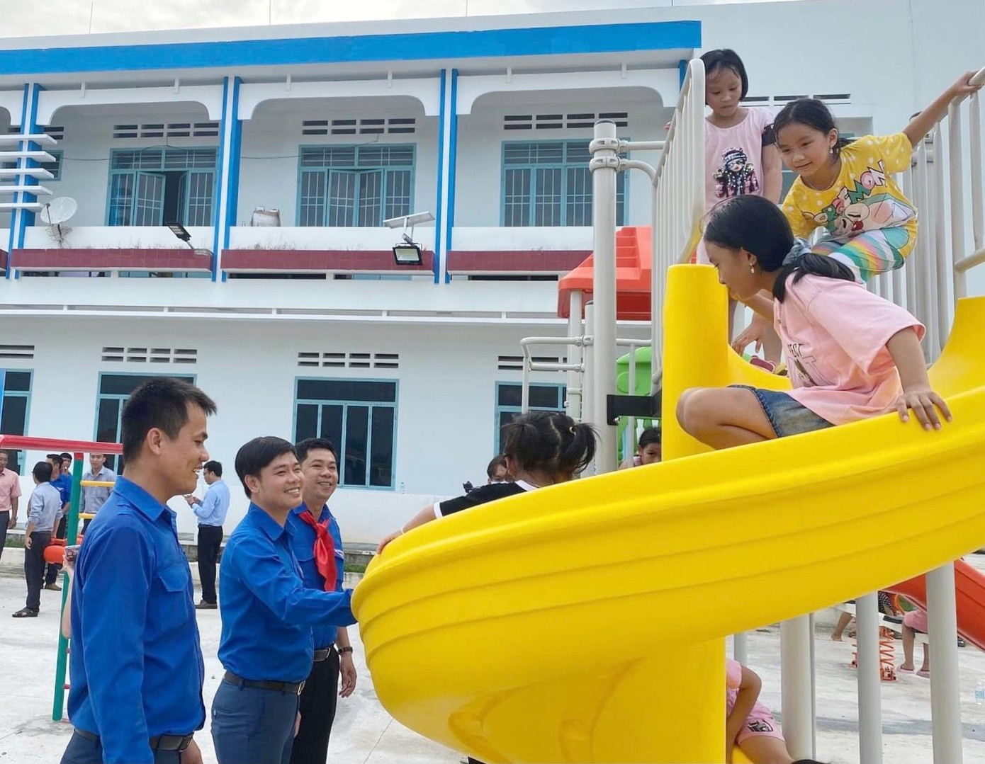 Công trình “Khu vui chơi cho em”.