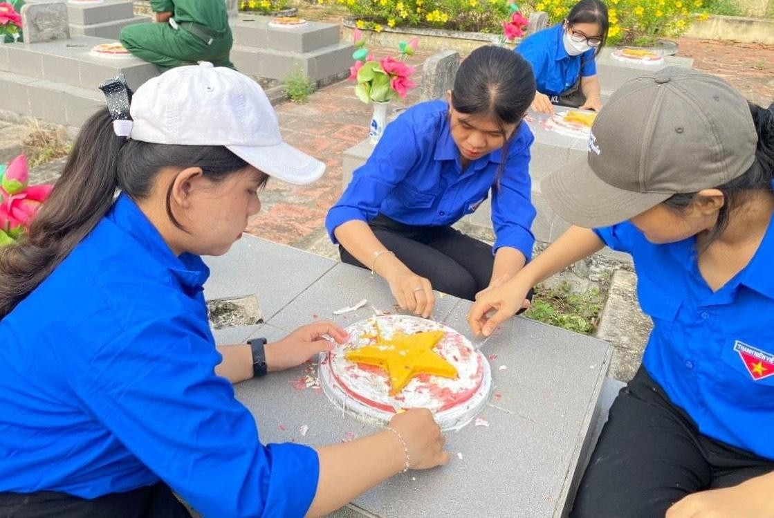 Công trình “Chỉnh trang nghĩa trang liệt sĩ”.