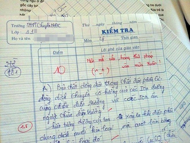 Lời phê của thầy Mai Thành Văn Nhân (giáo viên Vật lý, trường THPT chuyên Nguyễn Đình Chiểu, Sa Đéc, Đồng Tháp) kèm theo hình mặt cười rất xì tin