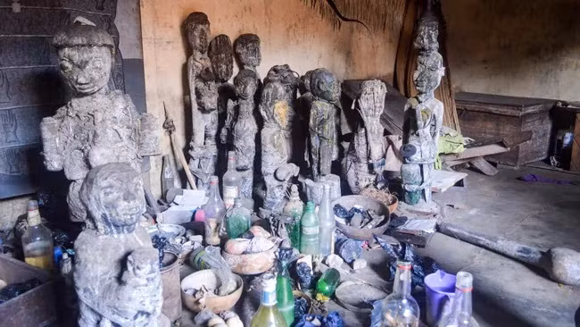 Benin hiện đại là trung tâm của tôn giáo voodoo hay vodun nguyên thủy của châu Phi, nơi có các nghi lễ hiến tế động vật. (Ảnh: jbdodane/Alamy) Benin hiện đại là trung tâm của tôn giáo voodoo hay vodun nguyên thủy của châu Phi, nơi có các nghi lễ hiến tế động vật. (Ảnh: jbdodane/Alamy)