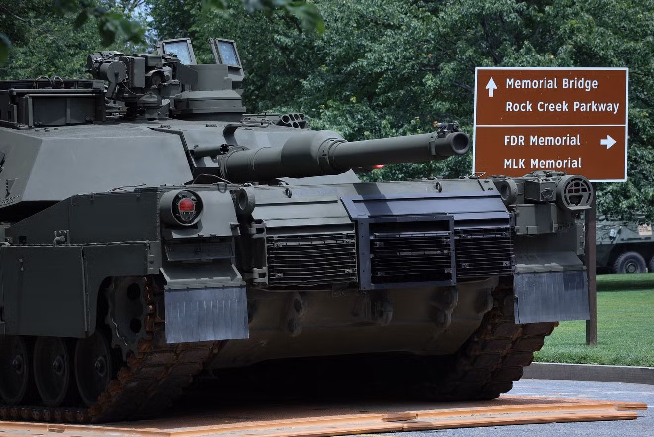 Xe quân sự tập trung tại Washington trước lễ duyệt binh. (Ảnh: Getty Images)