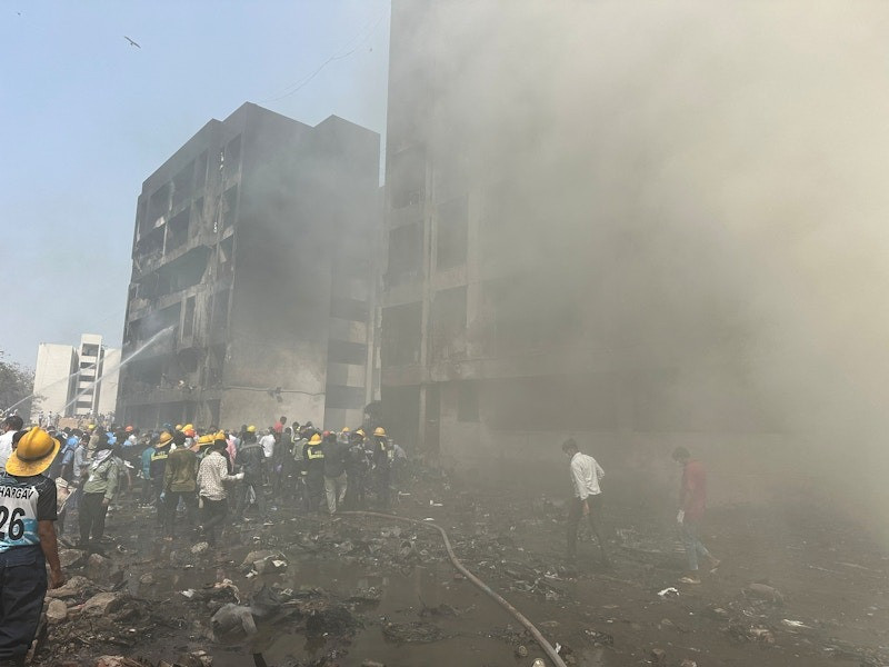 Giới chức y tế địa phương cho biết nhiều người đã thiệt mạng. Ít nhất 30 - 35 thi thể đã được tìm thấy. (Ảnh: Reuters)