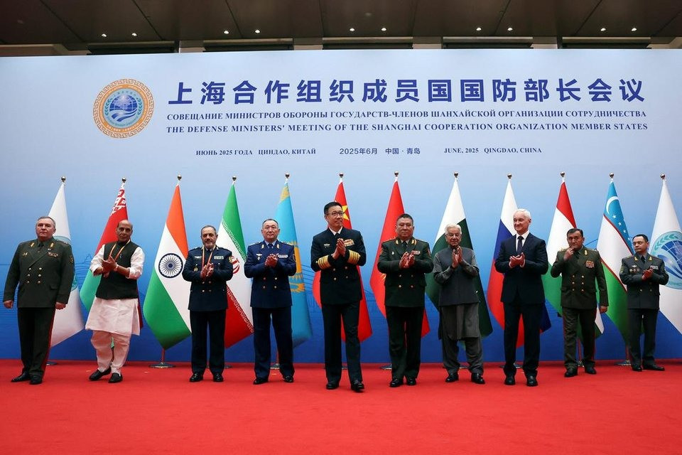 Bộ trưởng Quốc phòng 10 quốc gia thành viên SCO. (Ảnh: Reuters)
