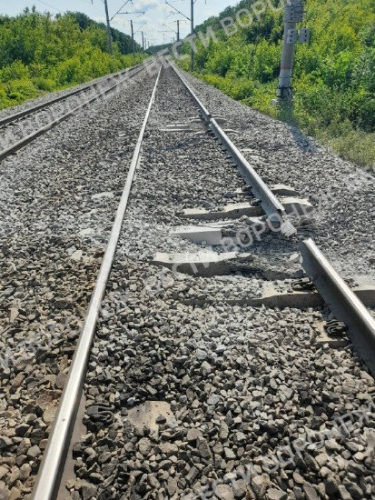 Đoạn đường ray bị hư hại. (Ảnh: Telegram) Đoạn đường ray bị hư hại. (Ảnh: Telegram)