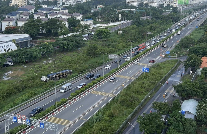 Giao thông qua khu vực bị ùn tắc