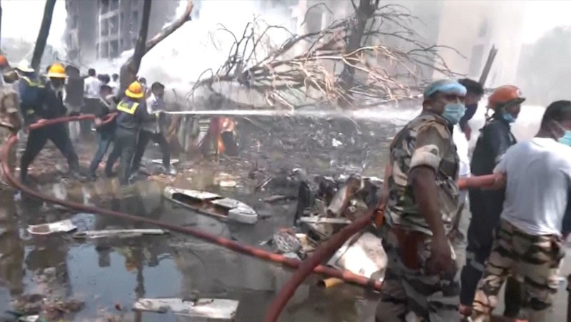 Trang web Flightradar24 cho biết chiếc máy bay gặp nạn là loại Boeing 787-8 Dreamliner, một trong những máy bay chở khách hiện đại nhất. Chuyến bay được tiếp nhiều nhiên liệu cho hành trình dài, làm tăng cường độ vụ nổ và vụ hỏa hoạn sau tai nạn. (Ảnh: Reuters)