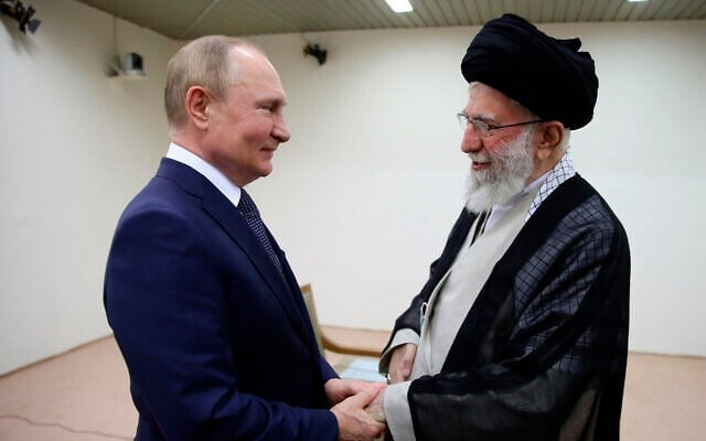Lãnh tụ Tối cao Iran Ali Khamenei gặp Tổng thống Nga Vladimir Putin tại Tehran (Iran) năm 2022. (Ảnh: AP) Lãnh tụ Tối cao Iran Ali Khamenei gặp Tổng thống Nga Vladimir Putin tại Tehran (Iran) năm 2022. (Ảnh: AP)