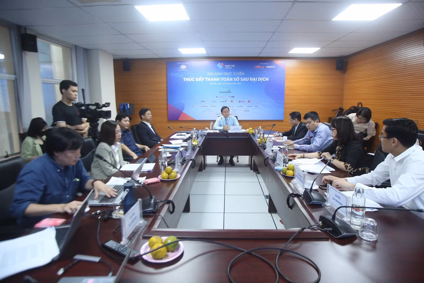 Toạ đàm "Thúc đẩy thanh toán số trong đại dịch"