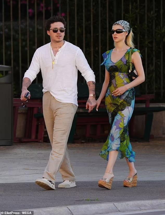 Trong cuộc phỏng vấn gần đây, Nicola cho biết, chồng cô đã nhận được rất nhiều lời khuyên về sự nghiệp từ cha cô, tỷ phú Nelson Peltz. Ngoài ra, chính cô là người gợi ý cho Brooklyn trở thành đầu bếp khi nhận thấy anh thực sự yêu thích công việc đó và luôn nói về chuyện bếp núc trong thời gian dịch bệnh COVID-19 bùng phát.