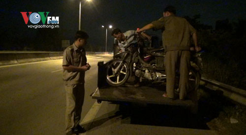 Gây tai nạn, nam thanh niên bỏ xe chạy trốn ảnh 3