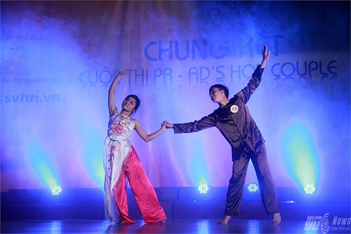 Trong đêm chung kết, 9 cặp đôi đã cùng trình diễn tài năng, trang phục tự chọn và phần thi ứng xử